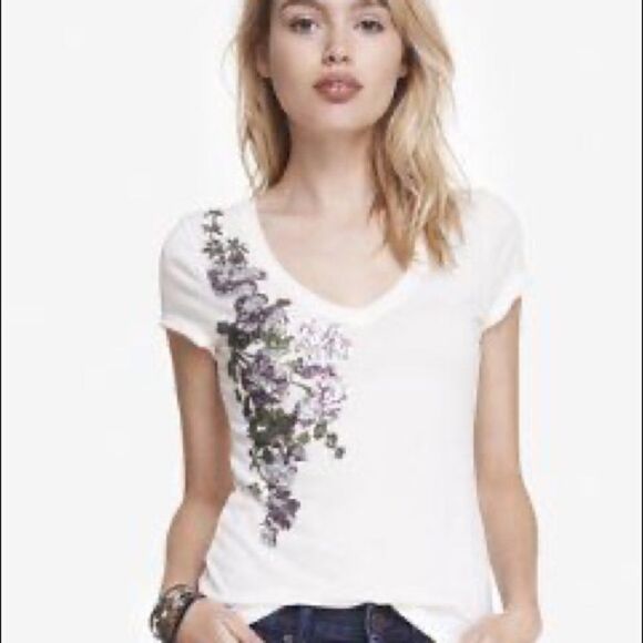 ✨Express Glitter Floral Graphic Tee✨ - Picture 1 of 5